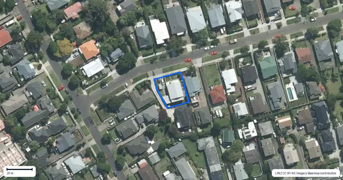 Property context map for 28 Highland Road, Mount Albert, Auckland