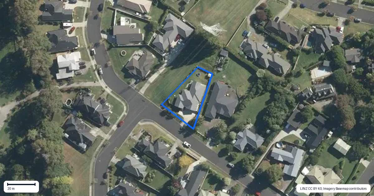Property context map for 18 Applemoors Way, Riverhead