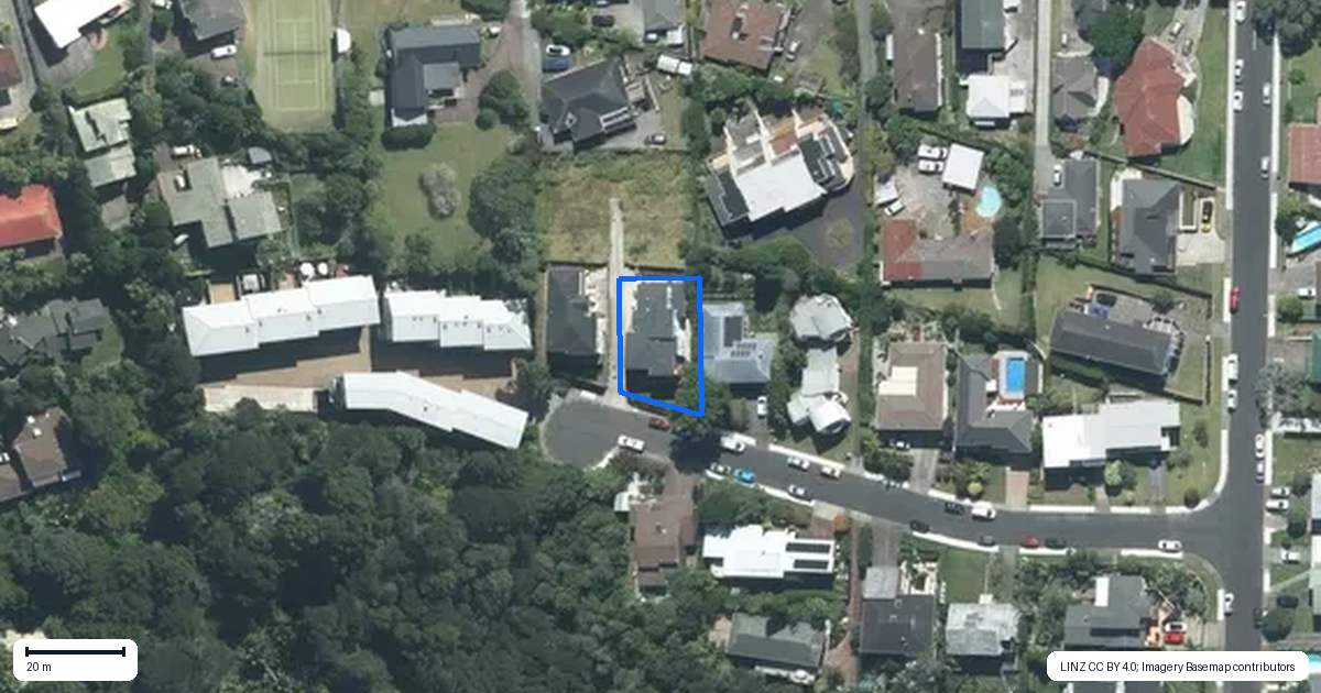 Property context map for 11A Kaihu Street, Northcote, Auckland
