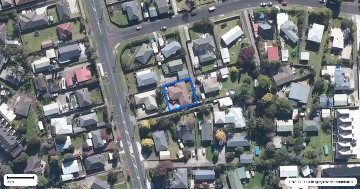 Property context map for 681 Te Atatu Road, Te Atatu Peninsula, Auckland