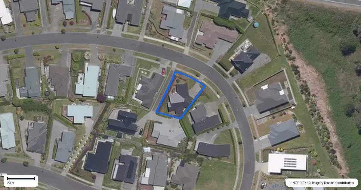 Property context map for 28 Coprosma Crescent, Waipahihi, Taupo