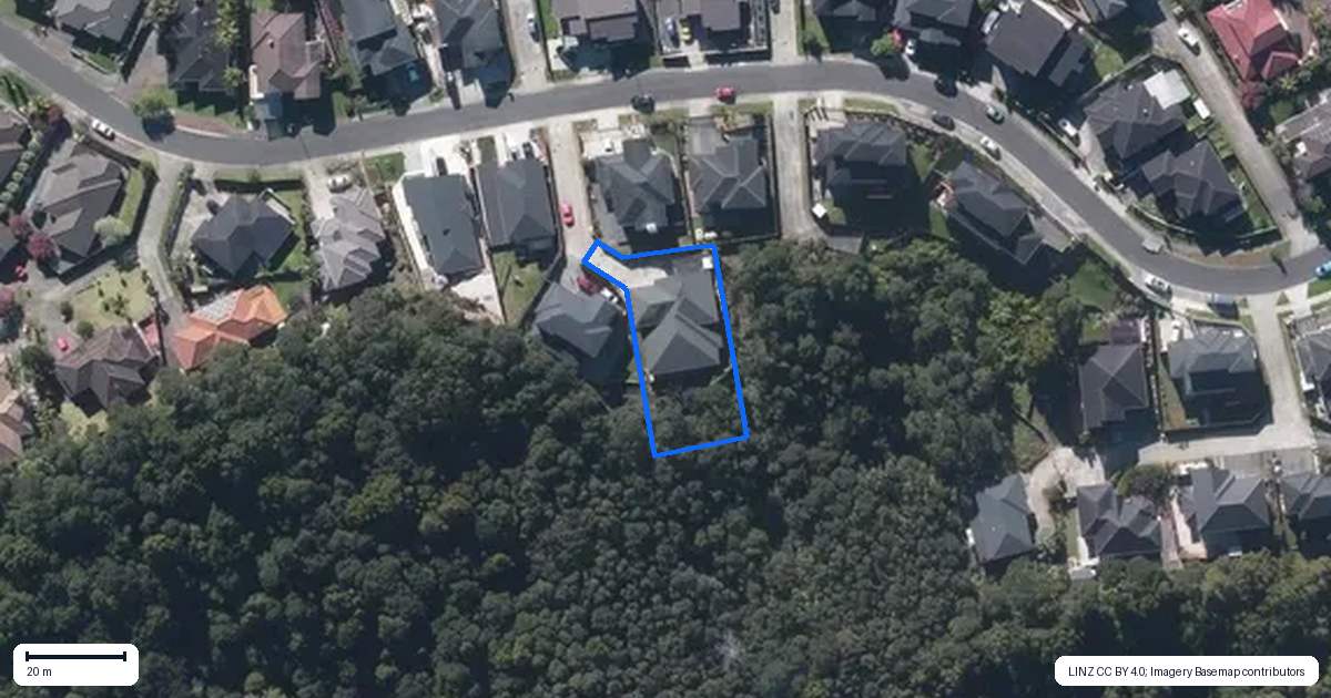 Property context map for 120 San Valentino Drive, Henderson, Auckland