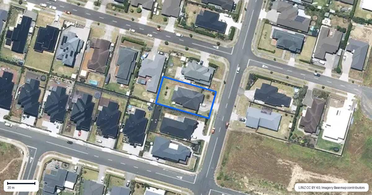 Property context map for 13 Artists Avenue, Beachlands, Auckland