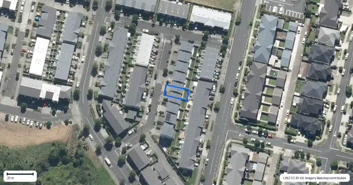 Property context map for 11 Tia Road, Flat Bush, Auckland
