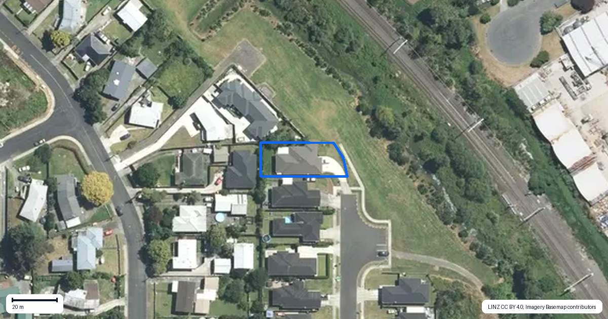 Property context map for 33 Captain Mitchell Drive, Opaheke, Papakura