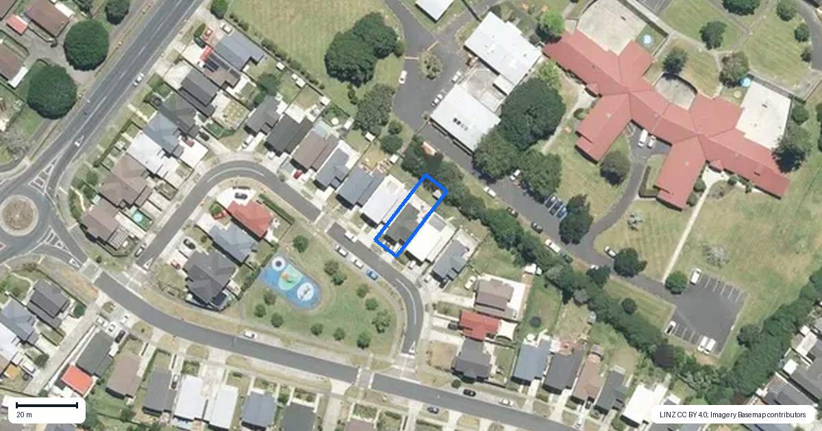 Property context map for 30 Tutuwhatu Crescent, Weymouth, Auckland