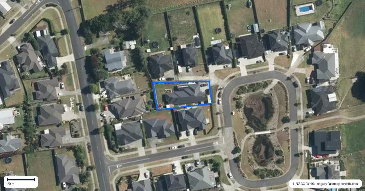 Property context map for 7 Kahika Grove, Huapai, Kumeu