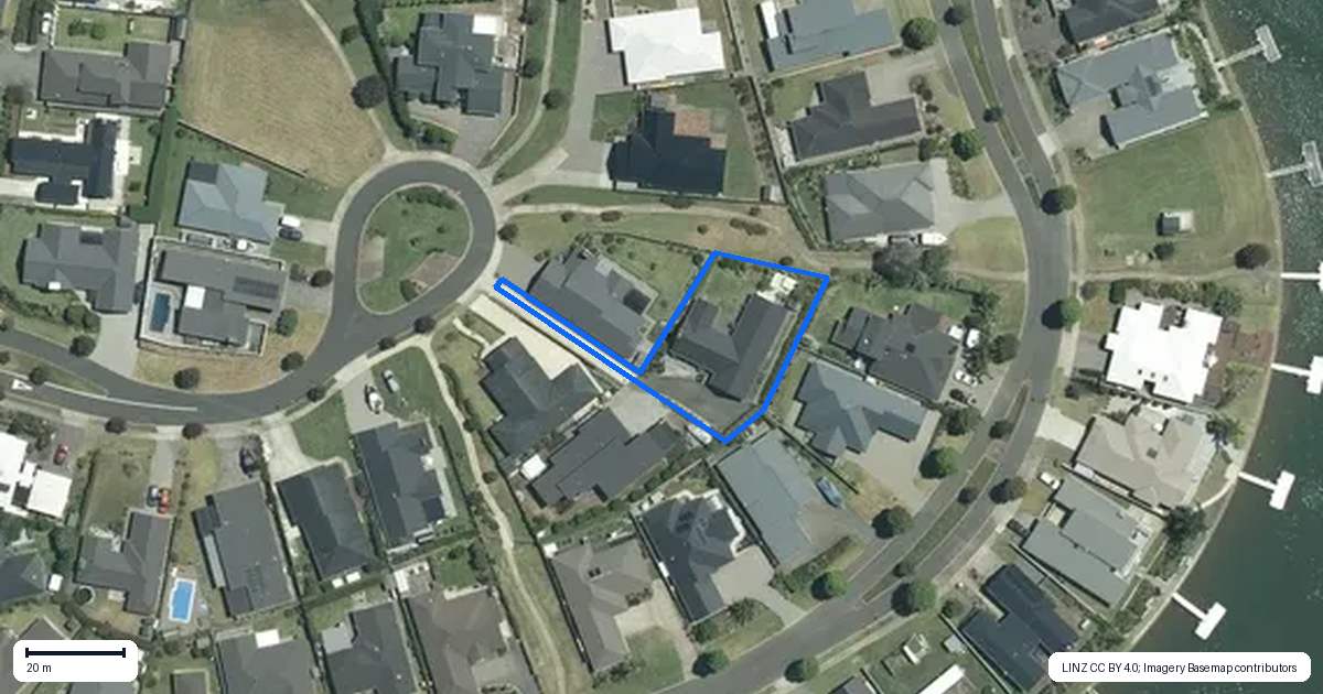 Property context map for 18 Topping Place, Whitianga