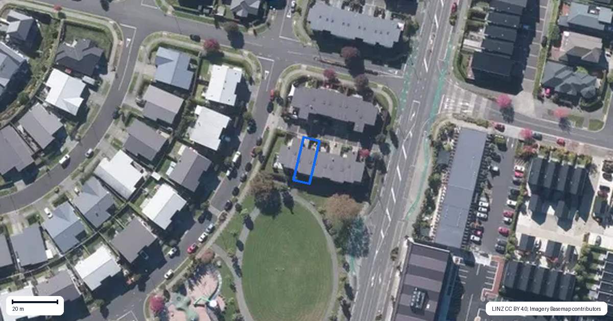 Property context map for 32 Whenuapai Drive, Whenuapai, Auckland