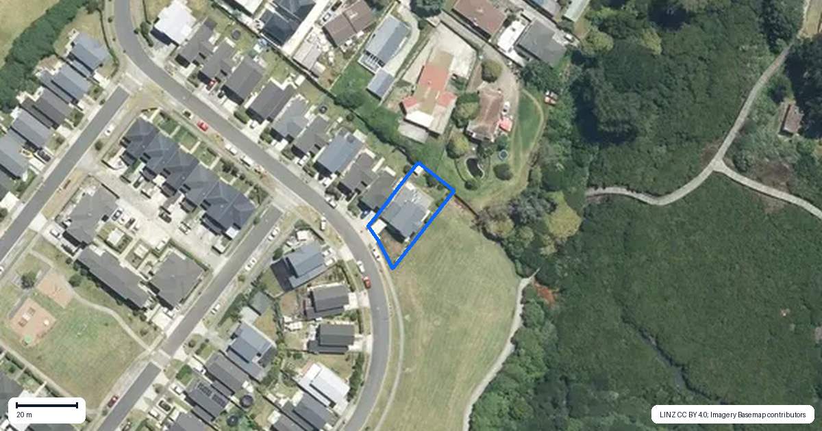 Property context map for 31 Ipukarea Street, Weymouth, Auckland