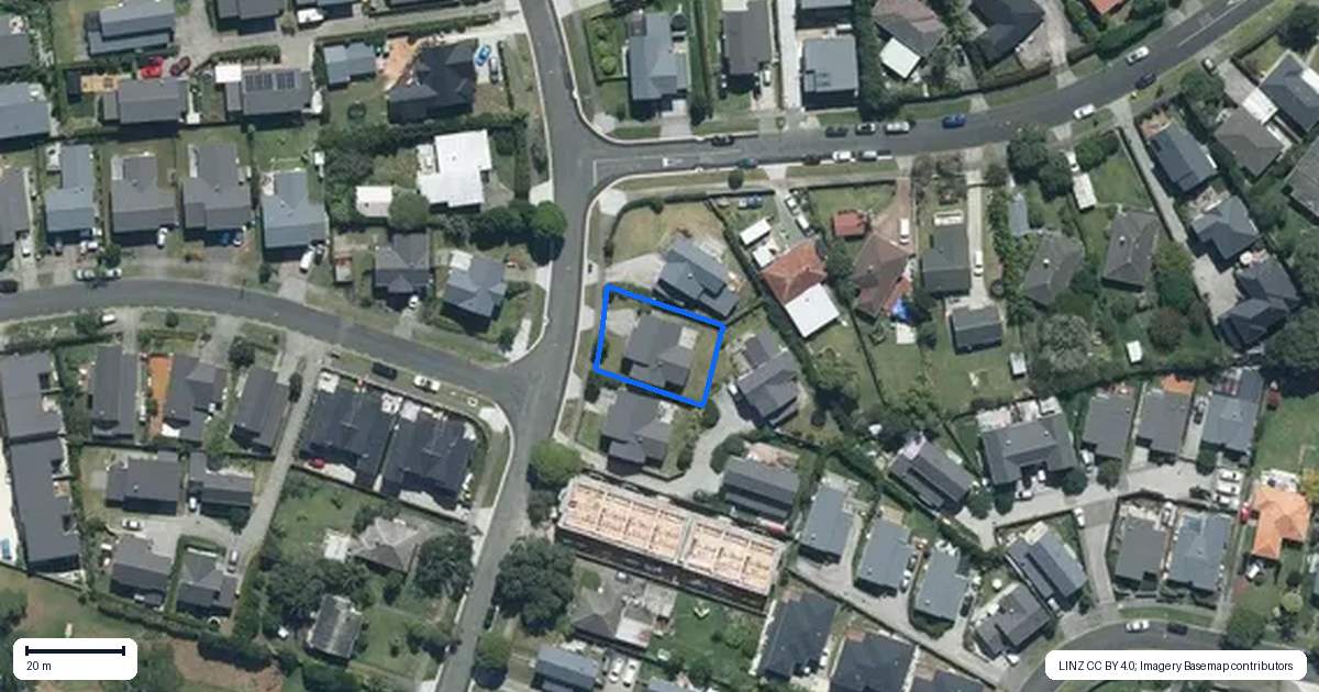 Property context map for 76 Castledine Crescent, Glen Innes, Auckland
