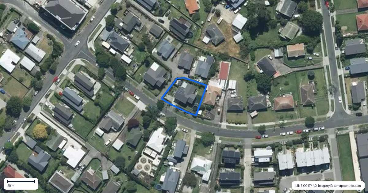 Property context map for 8 Melling Street, Glen Innes, Auckland