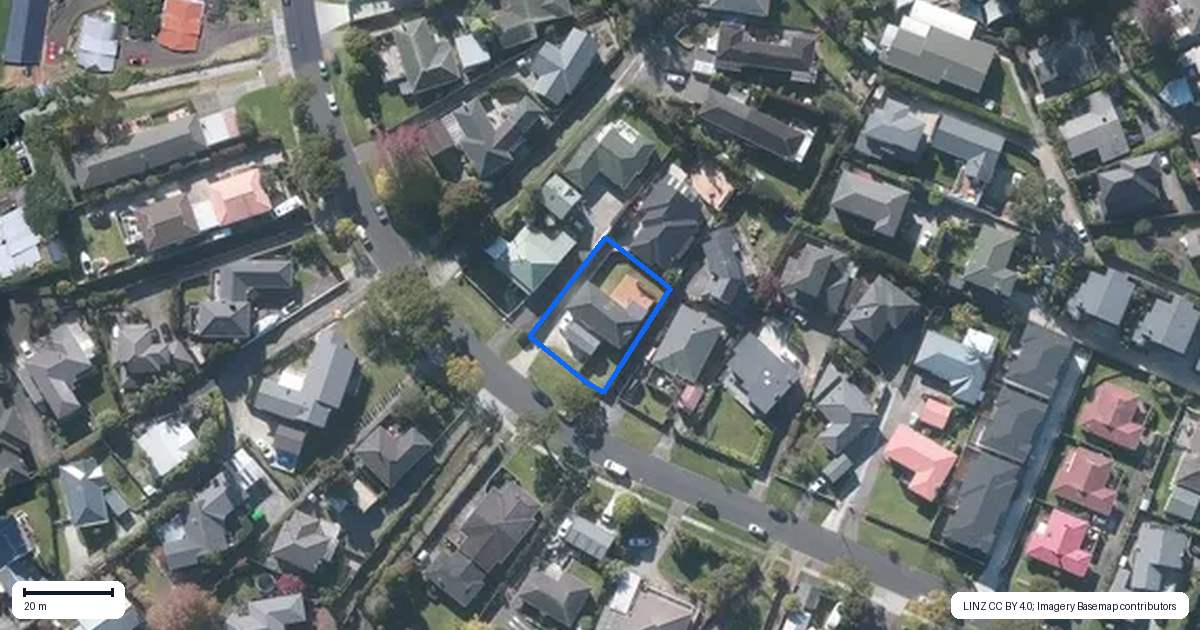 Property context map for 62 Howe Street, Howick, Auckland