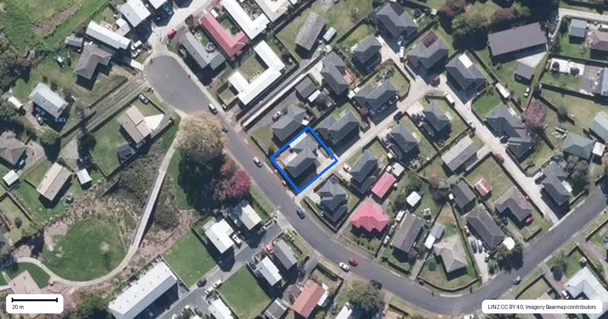 Property context map for 19 Waitoro Lane, Henderson, Auckland