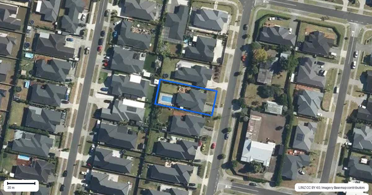 Property context map for 14 Gilbransen Road, Kumeu