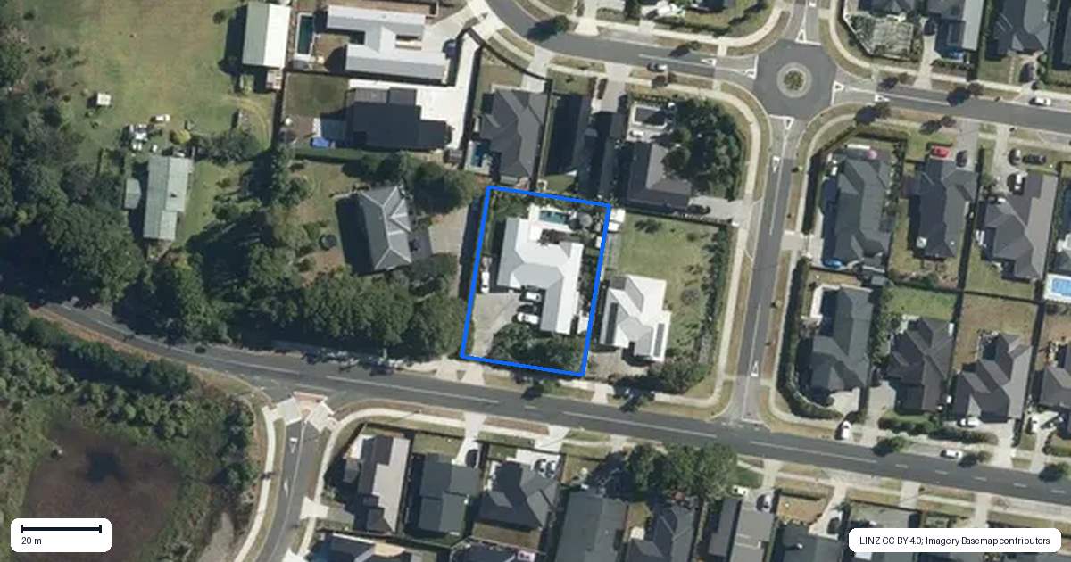 Property context map for 212 Matua Road, Kumeu