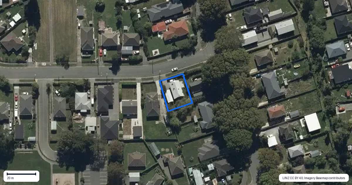 Property context map for 1 Riselaw Street, Shirley, Christchurch