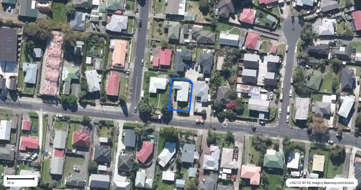 Property context map for 19 Harrington Road, Henderson, Auckland