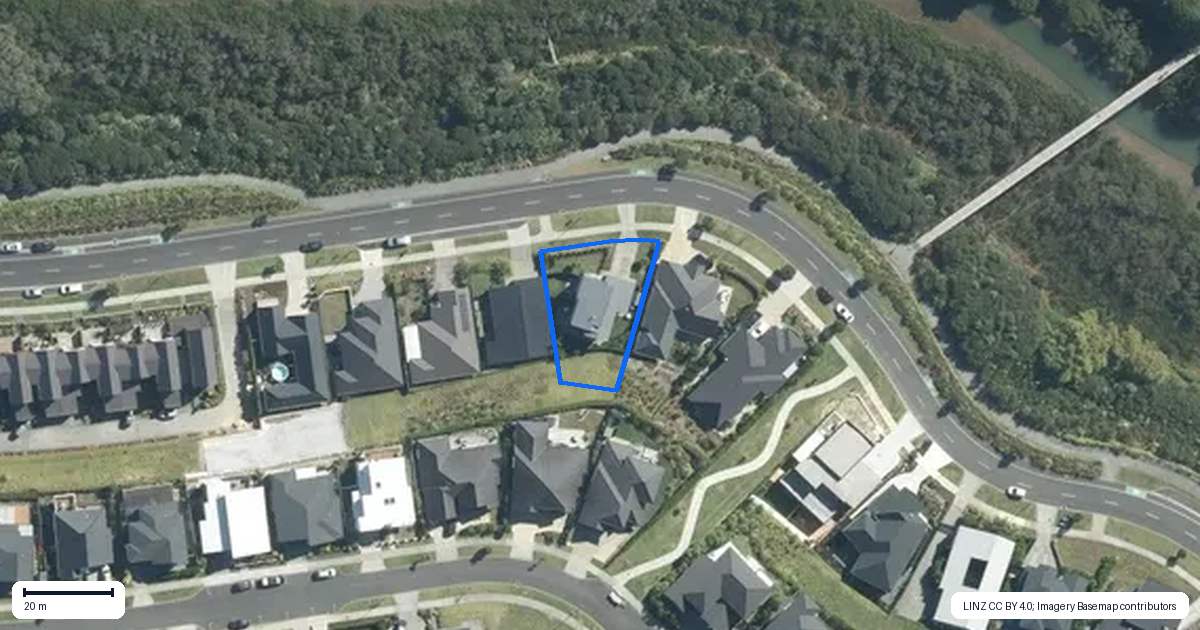 Property context map for 92 Arran Point Parade, Orewa
