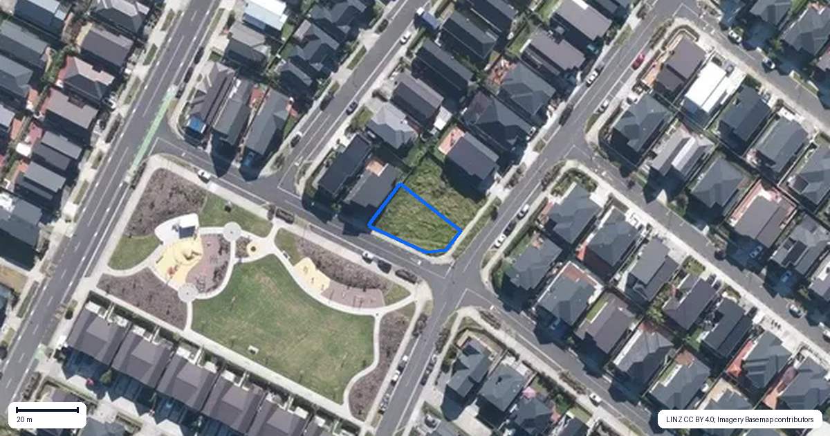 Property context map for 28 Kokowai Parade, Hobsonville, Auckland