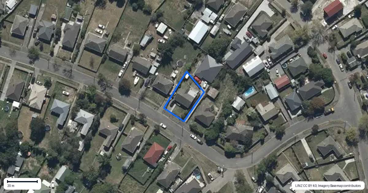 Property context map for 14 Earnslaw Crescent, Bryndwr, Christchurch