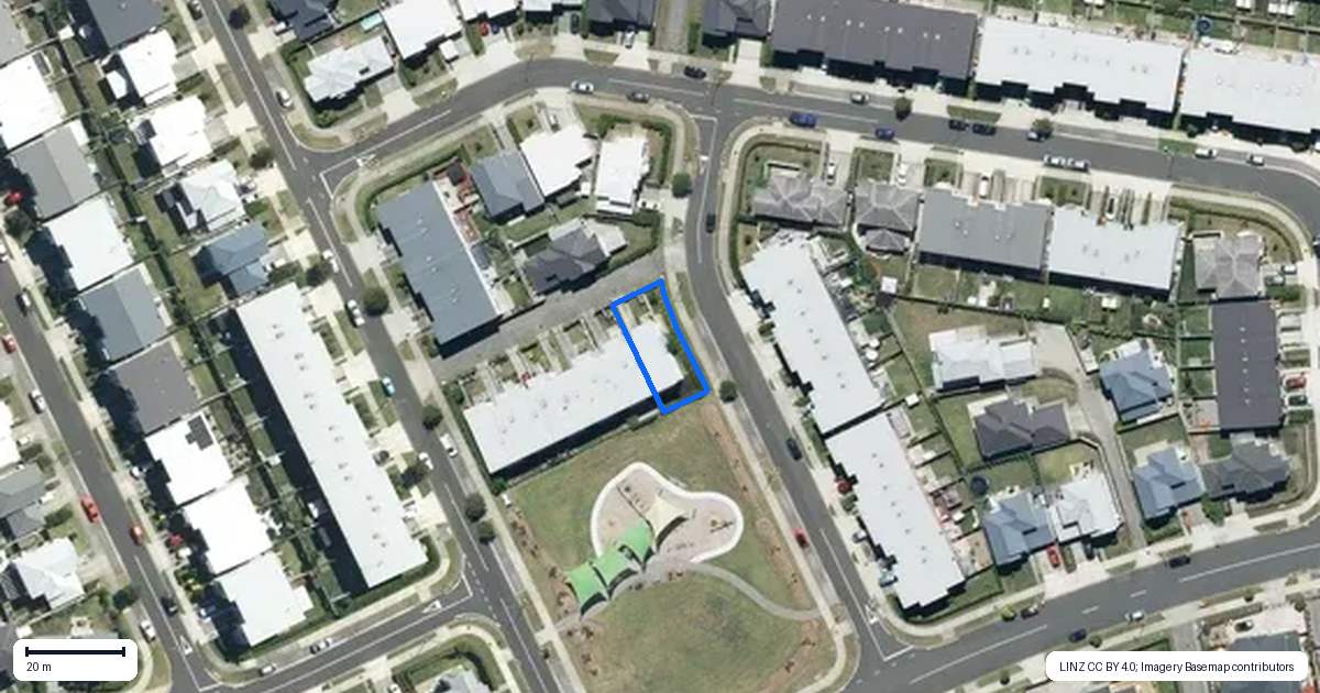 Property context map for 11 Briddock Way, Swanson, Auckland