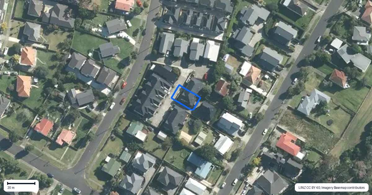 Property context map for 11 Temata Lane, Wai o Taiki Bay, Auckland