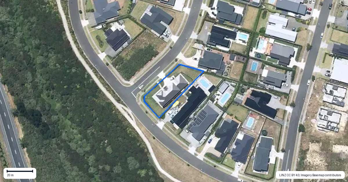 Property context map for 2 Whawhaki Road, Beachlands, Auckland