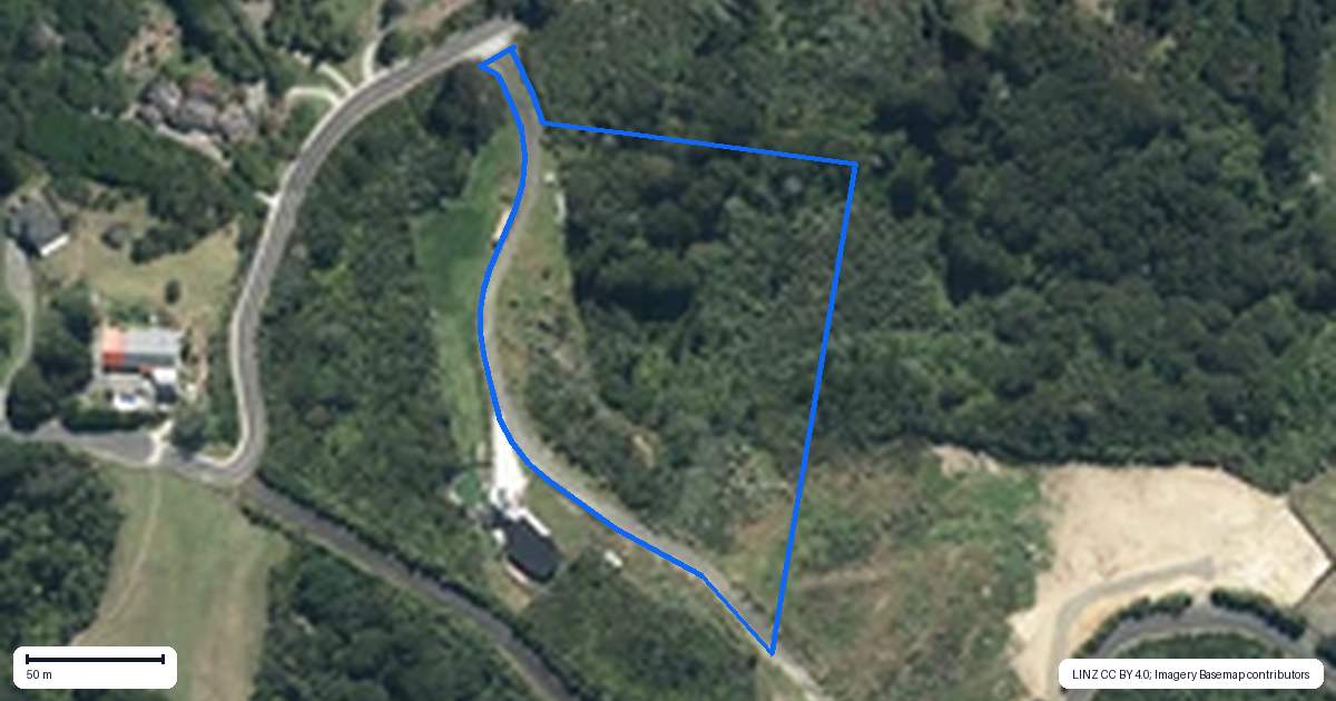 Property context map for 102 Griggs Road, East Tamaki Heights, Auckland