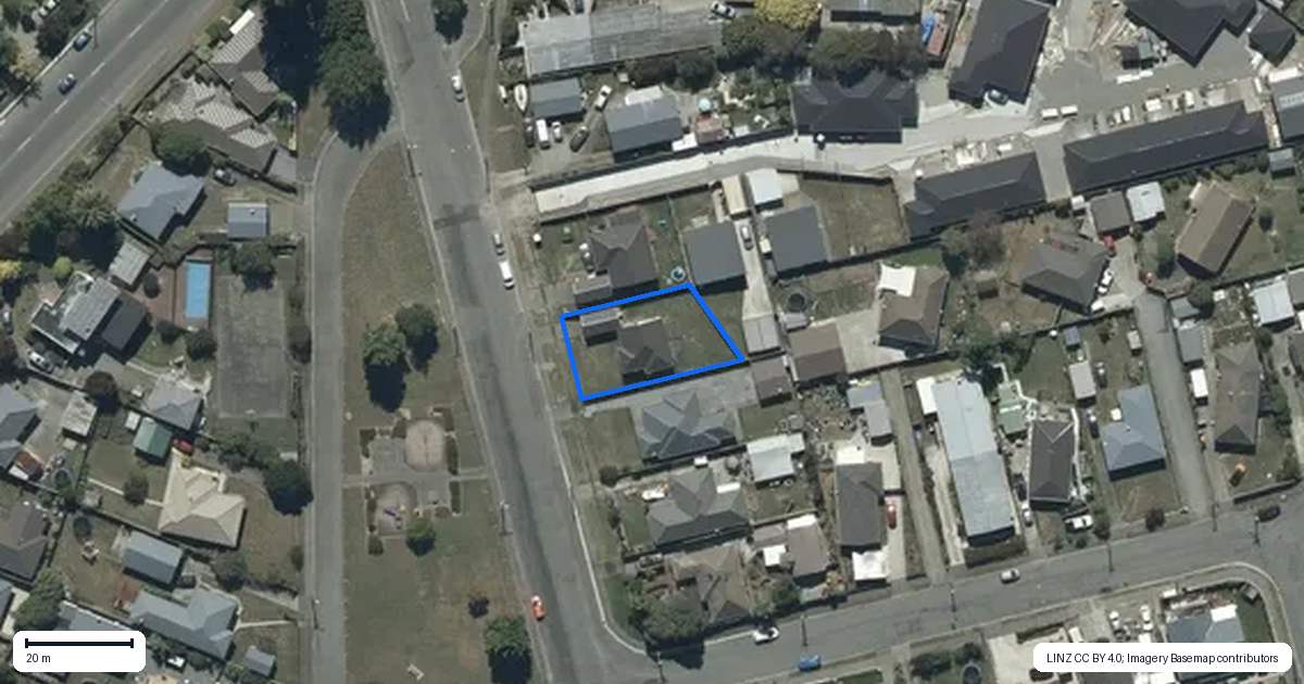 Property context map for 13 Cuffs Road, Wainoni, Christchurch
