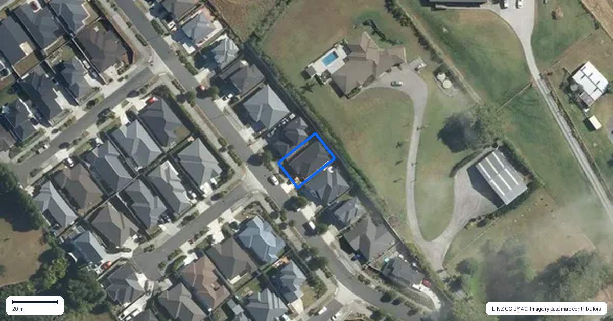Property context map for 32 Accolage Boulevard, Kumeu