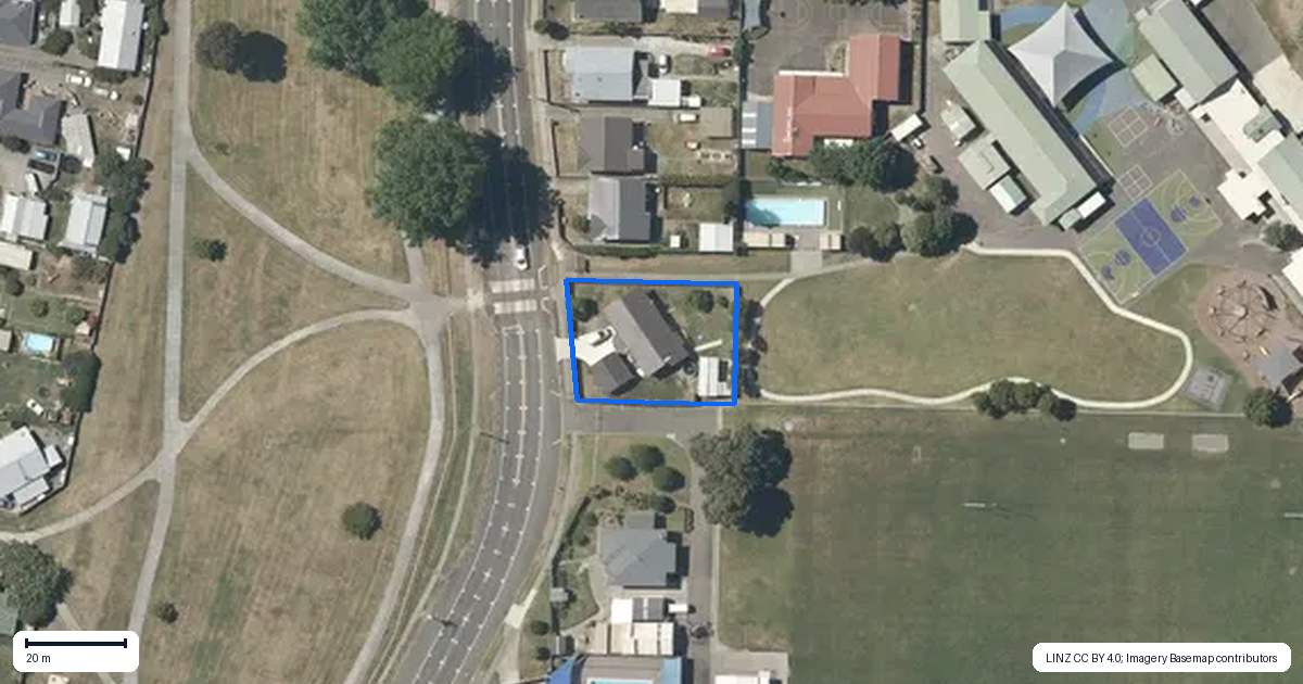 Property context map for 20 Chambers Street, Te Awa, Napier