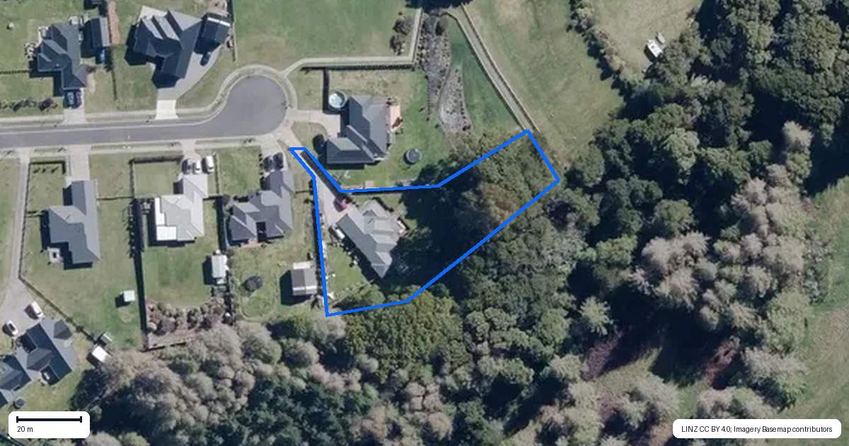 Property context map for 16 Karaka Place, Kinloch, Taupo
