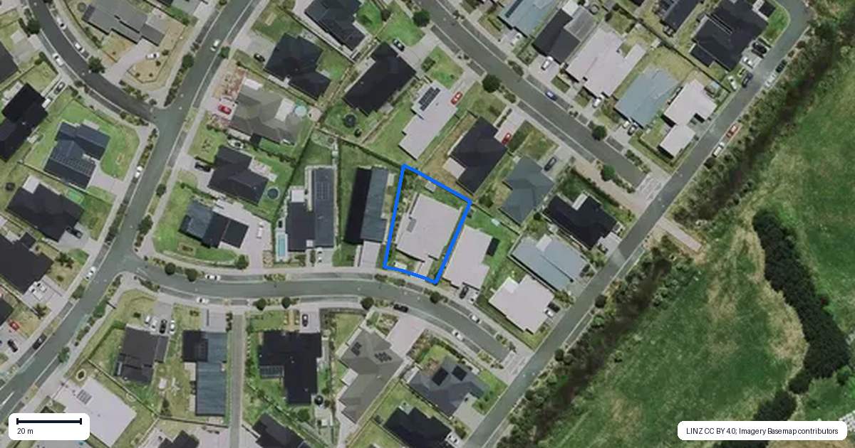 Property context map for 7 Whanau Avenue, Baverstock, Hamilton