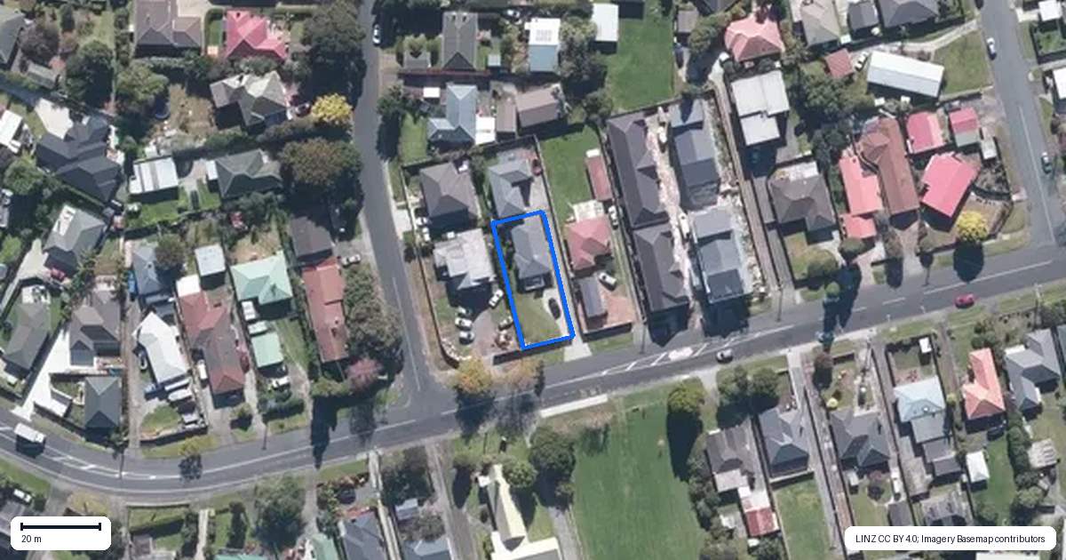 Property context map for 31 Taikata Road, Te Atatu Peninsula, Auckland