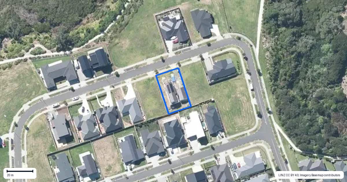 Property context map for 42 Tahuna Minhinnick Drive, Glenbrook