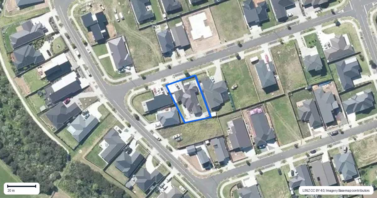 Property context map for 13 Okohaka Avenue, Glenbrook