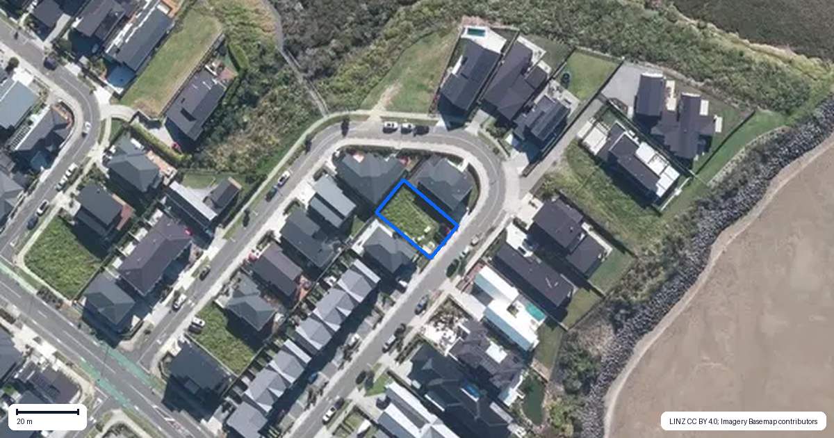 Property context map for 15 Treloar Crescent, Hobsonville, Auckland