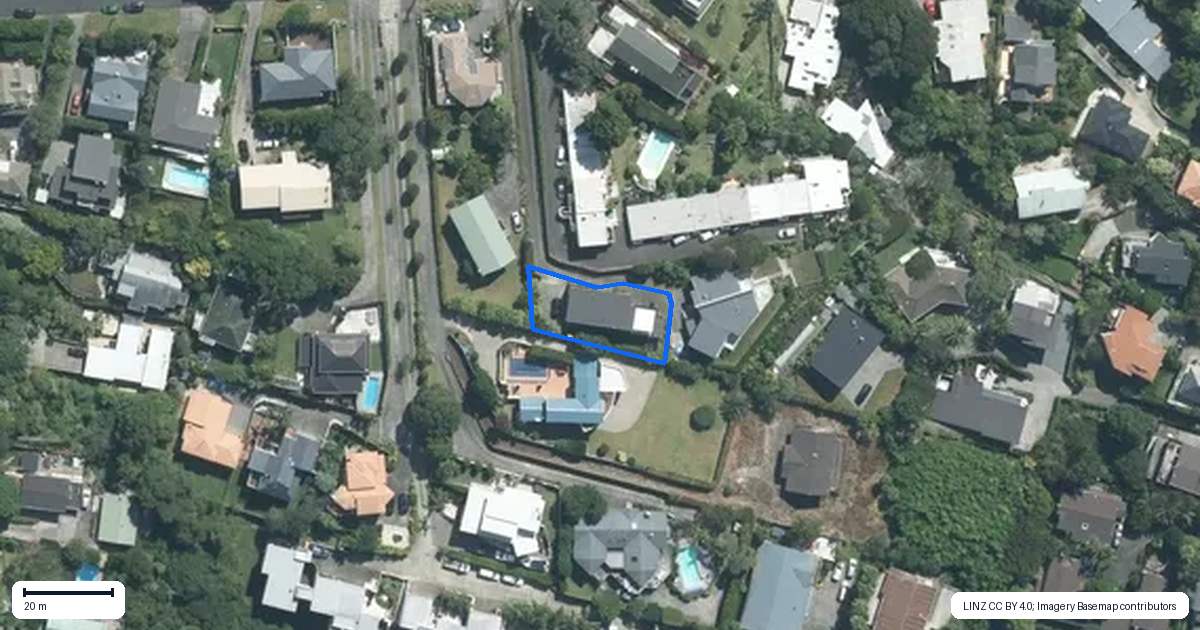 Property context map for 20 Parr Terrace, Castor Bay, Auckland
