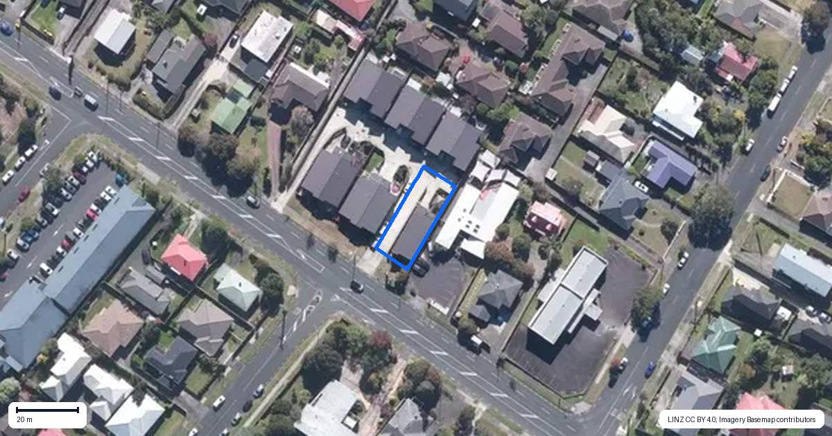 Property context map for 10 Sophie Lane, Henderson, Auckland