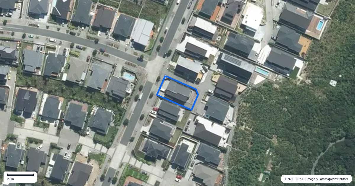 Property context map for 32 Longshore Drive, Long Bay, Auckland