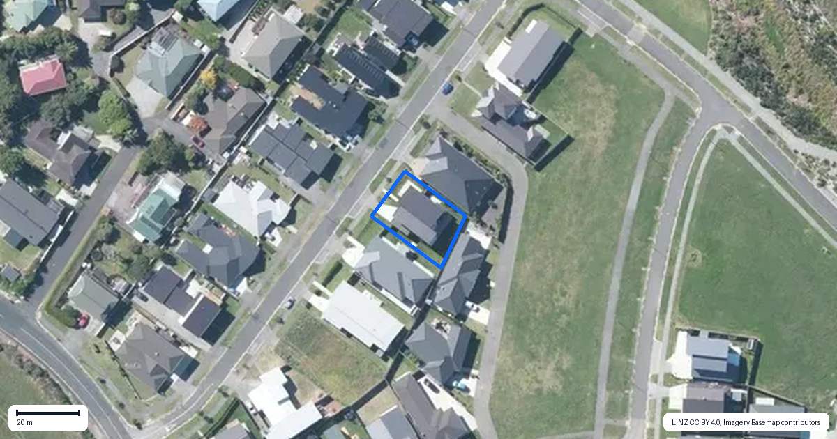 Property context map for 11 Mutetai Road, Clarks Beach