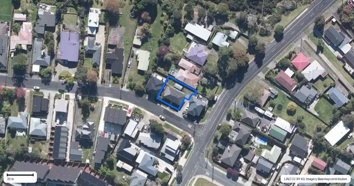 Property context map for 58 Renata Crescent, Te Atatu Peninsula, Auckland