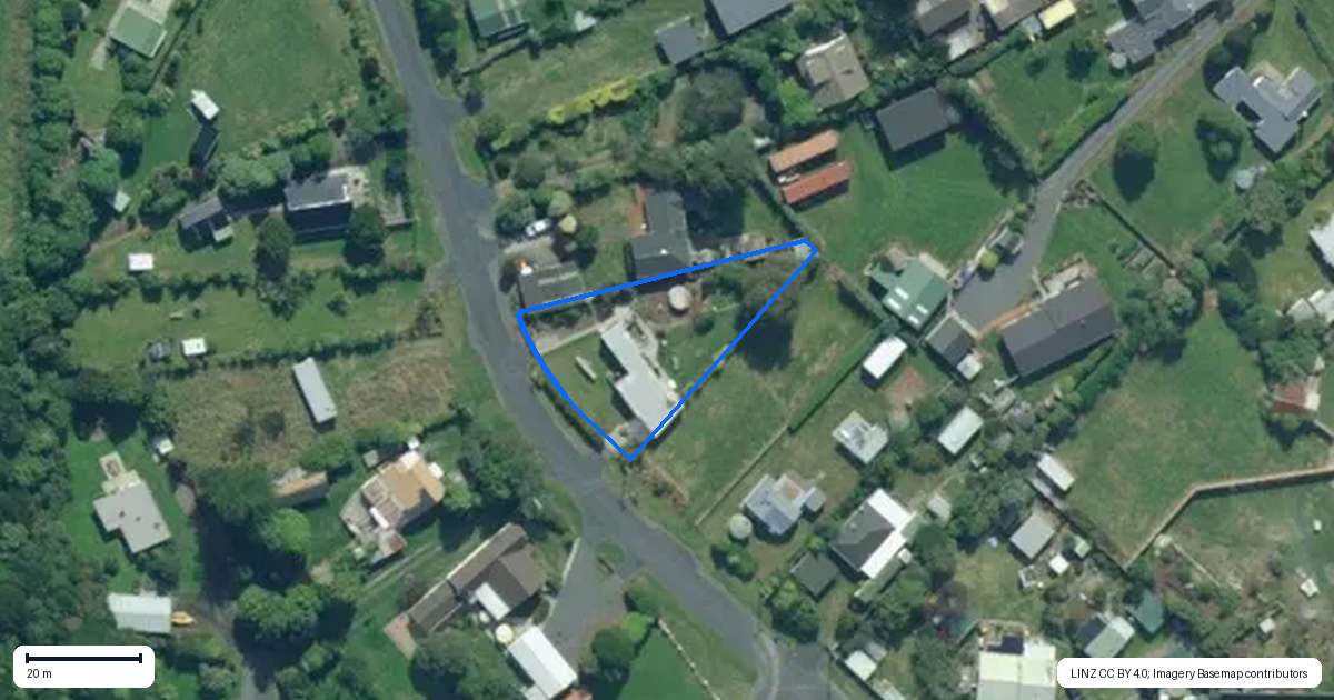 Property context map for 11 Wratten Road, Owaka