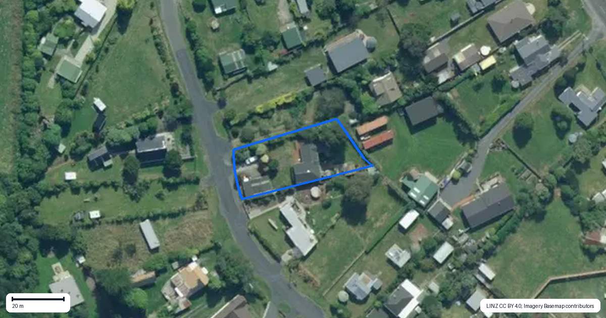 Property context map for 9 Wratten Road, Owaka