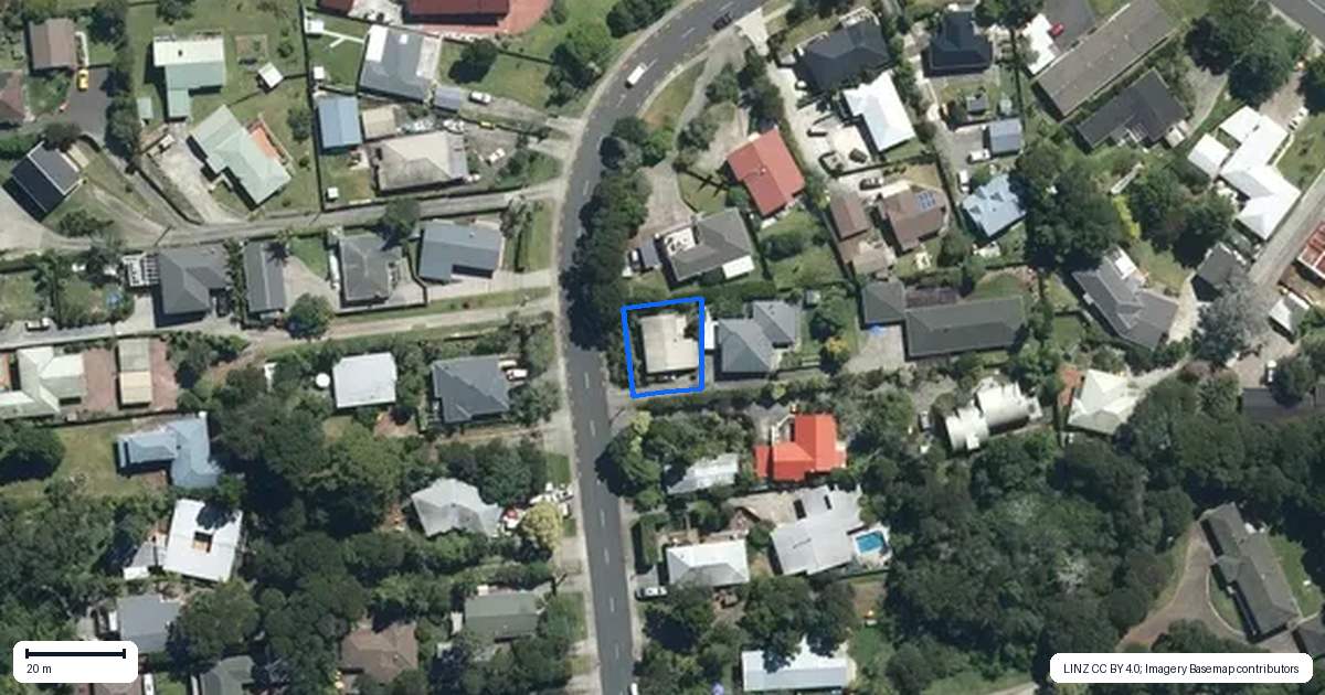 Property context map for 10B Konini Road, Titirangi, Auckland