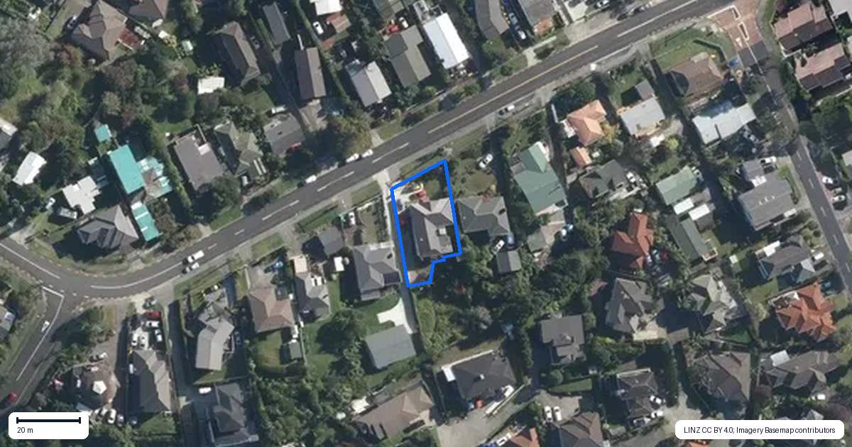 Property context map for 260 Sturges Road, Henderson, Auckland