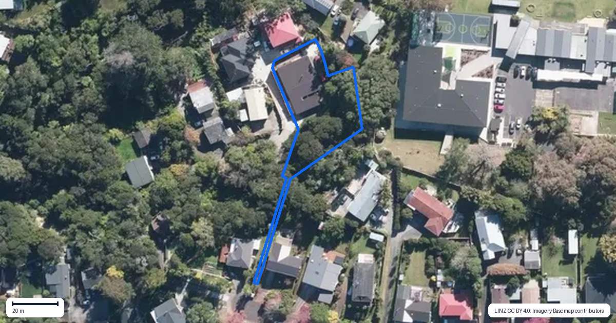 Property context map for 39 Valley View Road, Glenfield, Auckland