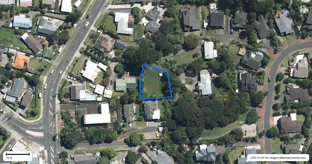 Property context map for 82B Atkinson Road, Titirangi, Auckland