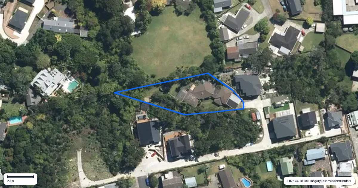 Property context map for 7 Happeace Lane, Titirangi, Auckland